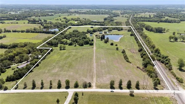 $579,950 | 27627 West 335th Street, Osawatomie, KS 66064