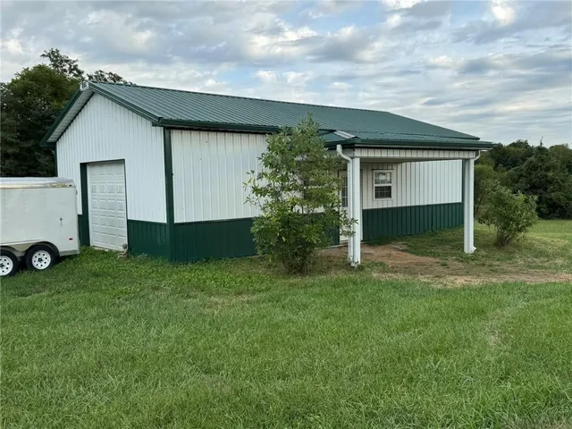 $579,950 | 27627 West 335th Street, Osawatomie, KS 66064