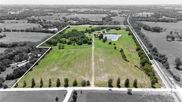 $579,950 | 27627 West 335th Street, Osawatomie, KS 66064