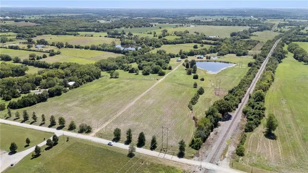 $579,950 | 27627 West 335th Street, Osawatomie, KS 66064