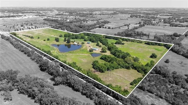 $579,950 | 27627 West 335th Street, Osawatomie, KS 66064