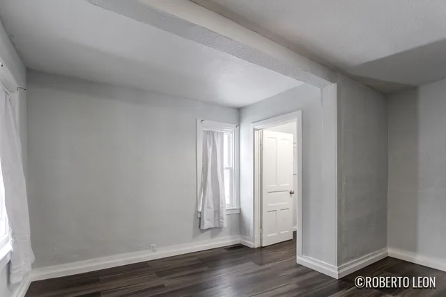 $265,900 | 922 Burton Street Southwest, Wyoming, MI 49509