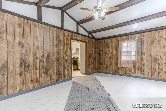 $265,900 | 922 Burton Street Southwest, Wyoming, MI 49509