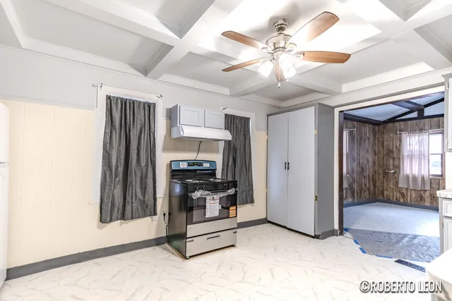 $265,900 | 922 Burton Street Southwest, Wyoming, MI 49509