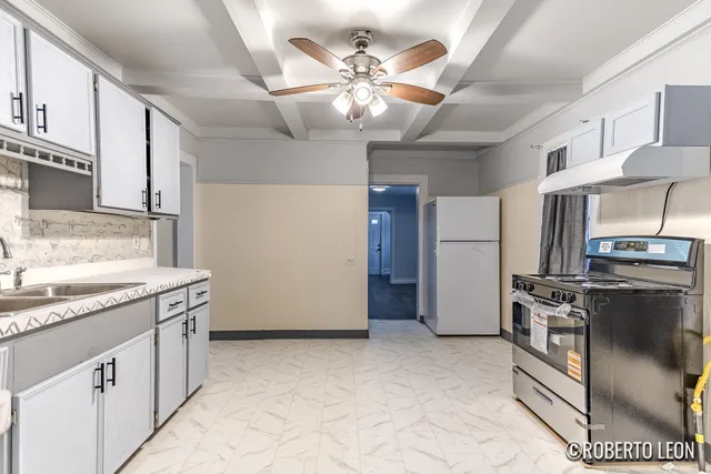 $265,900 | 922 Burton Street Southwest, Wyoming, MI 49509