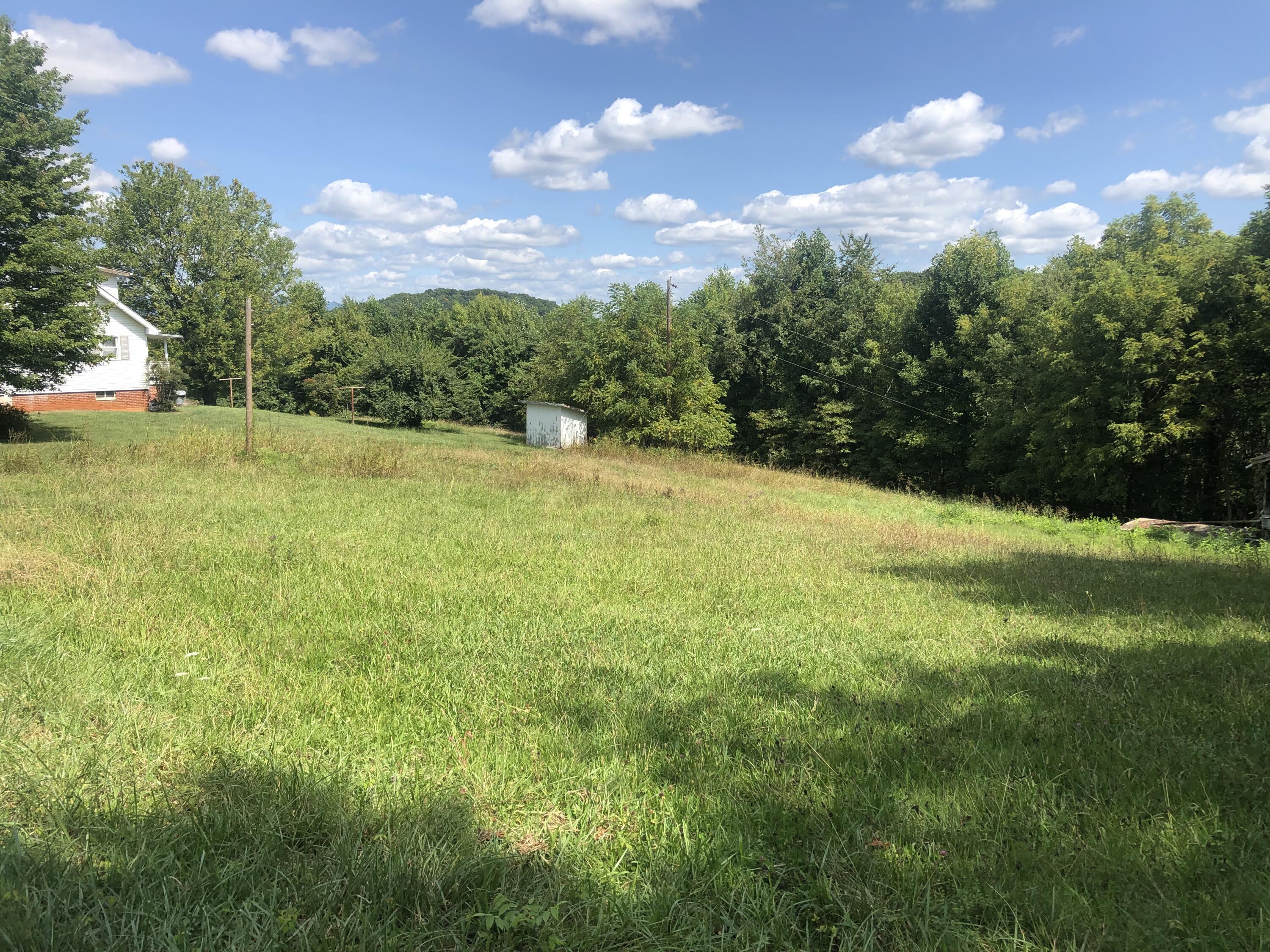 267 McKeehan Ridge Road Johnson City, TN 37601 - Photo 4 of 31 CC5617AD-20E9-4F8C-99B3-0D01910F3EB3