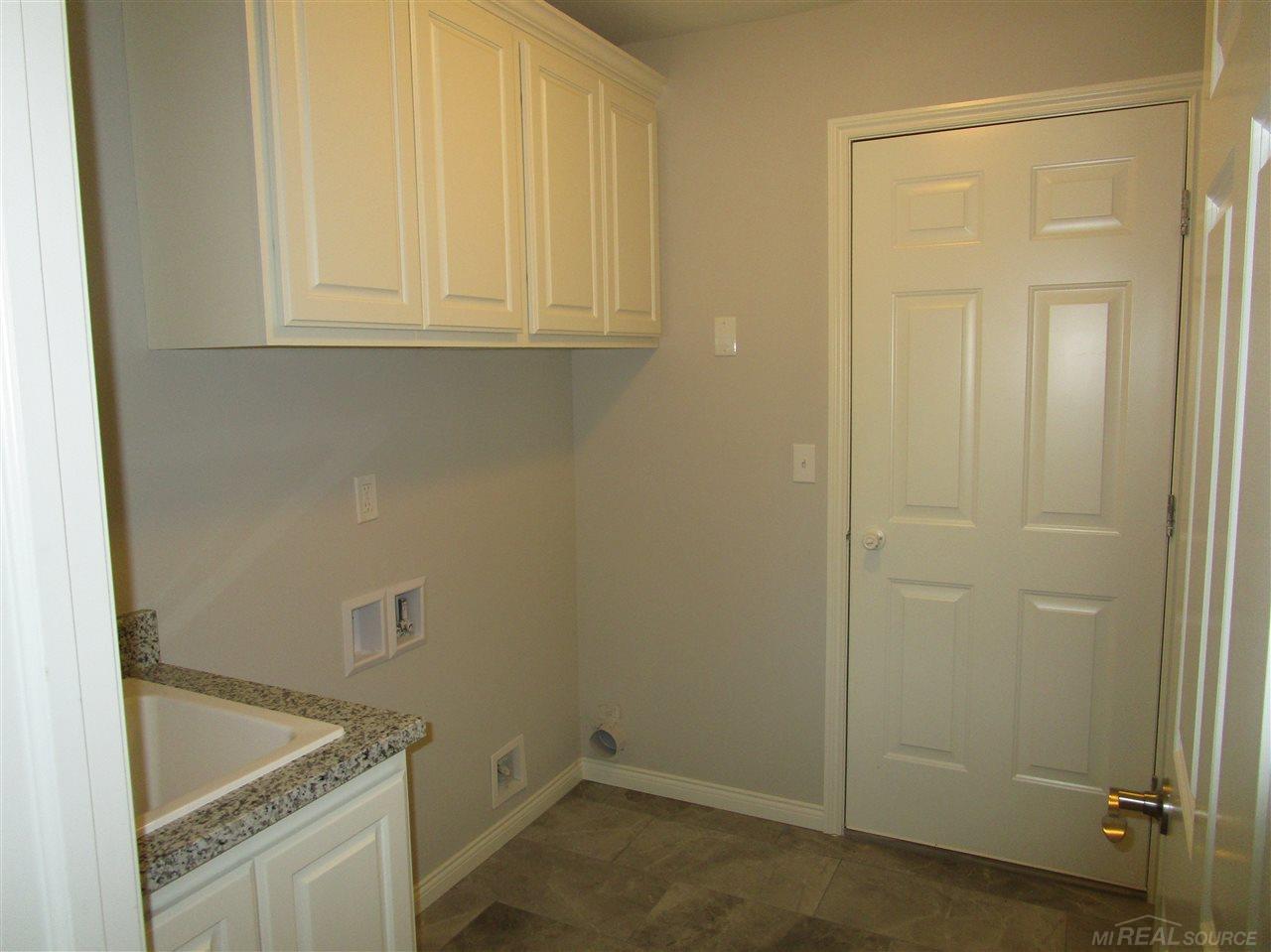 47372 Mariners New Baltimore, MI 48051 - Photo 14 of 14