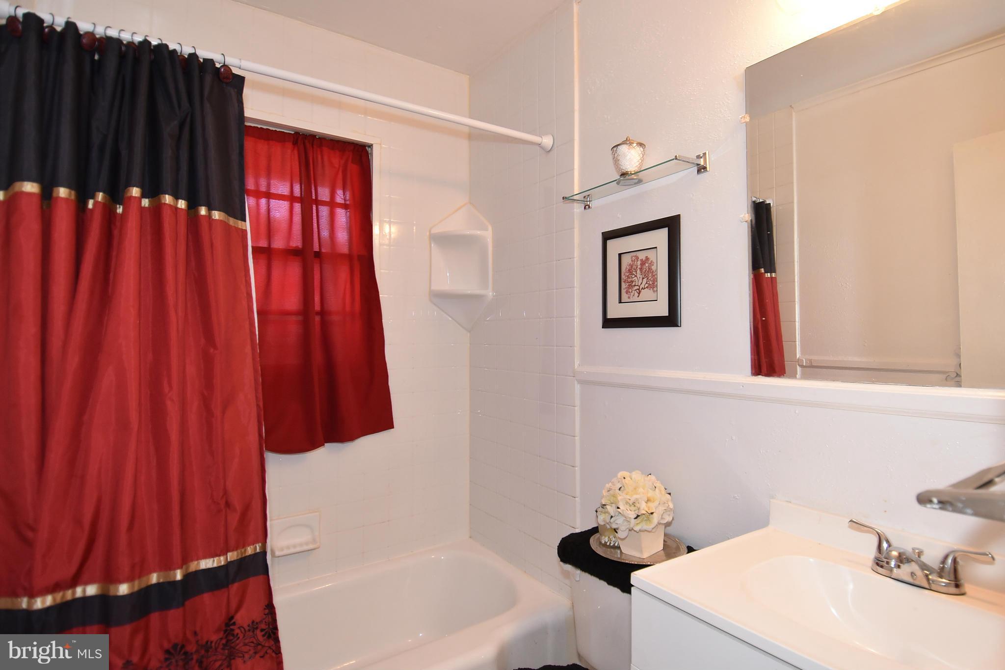 9012 Spring Avenue Lanham, MD 20706 - Photo 11 of 16 Bath