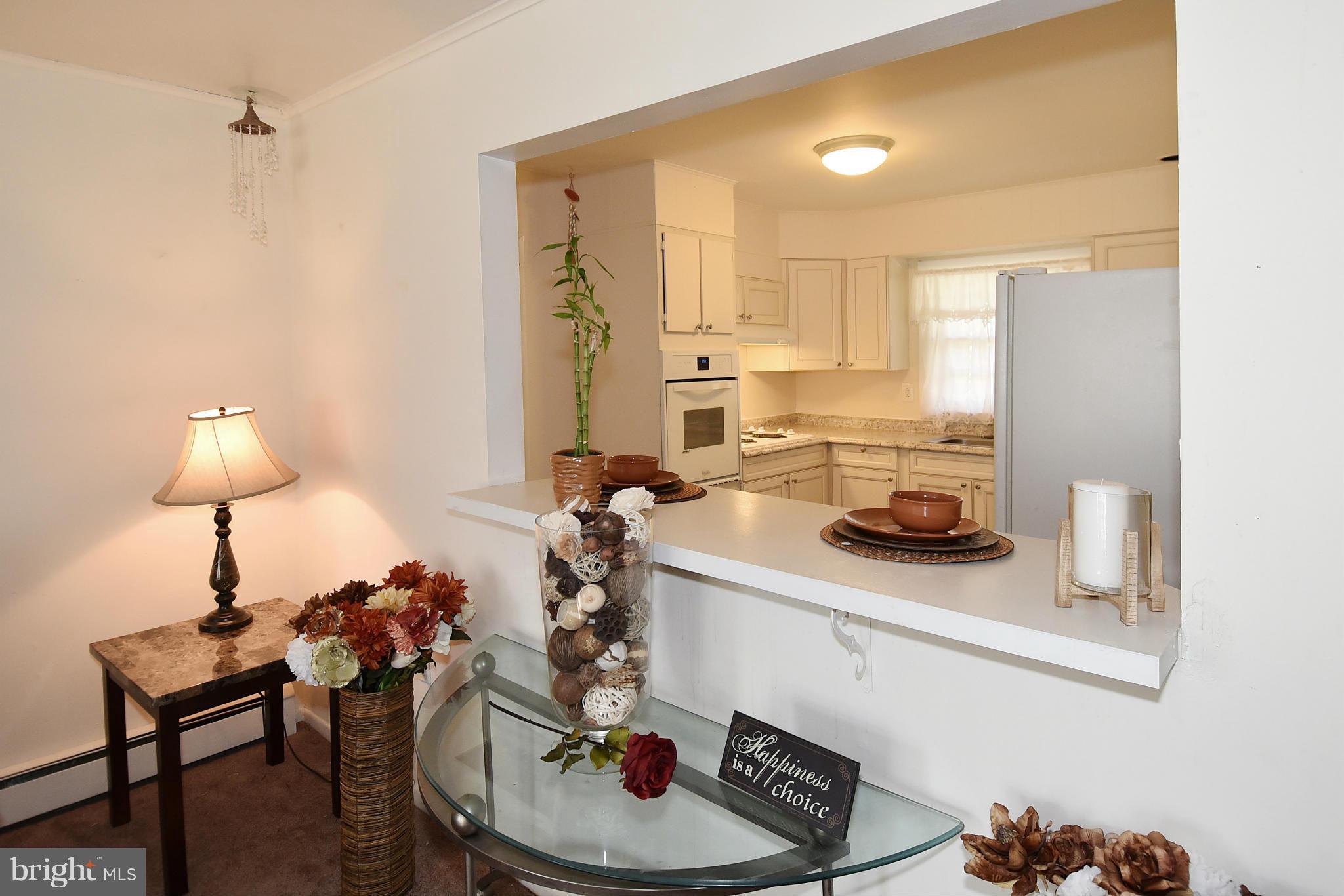 9012 Spring Avenue Lanham, MD 20706 - Photo 6 of 16 Breakfast Bar