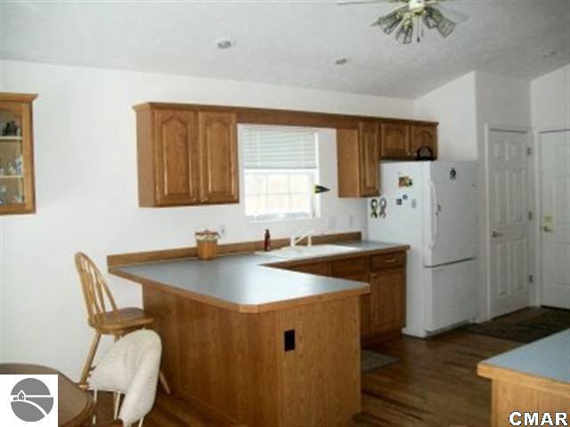 117 Chatham Road St. Louis, MI 48880 - Photo 5 of 21 1773531-4.JPG