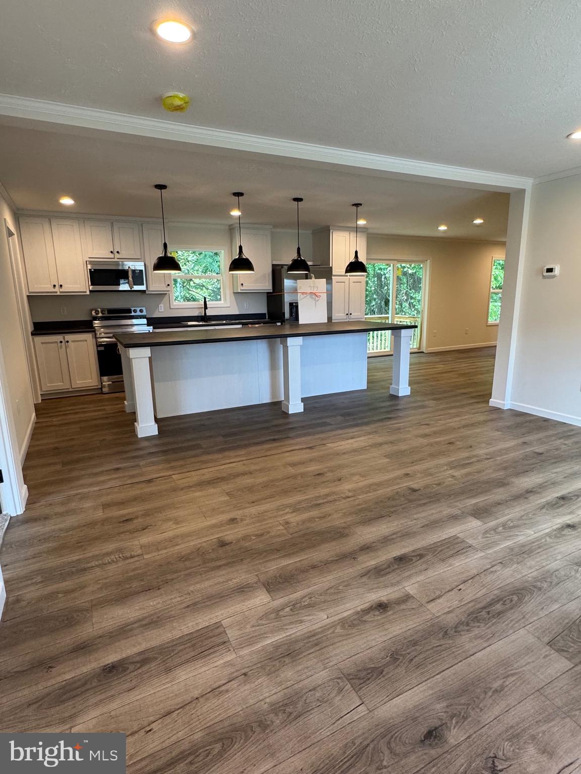 28 4th Avenue Carneys Point, NJ 08069 - Photo 3 of 18