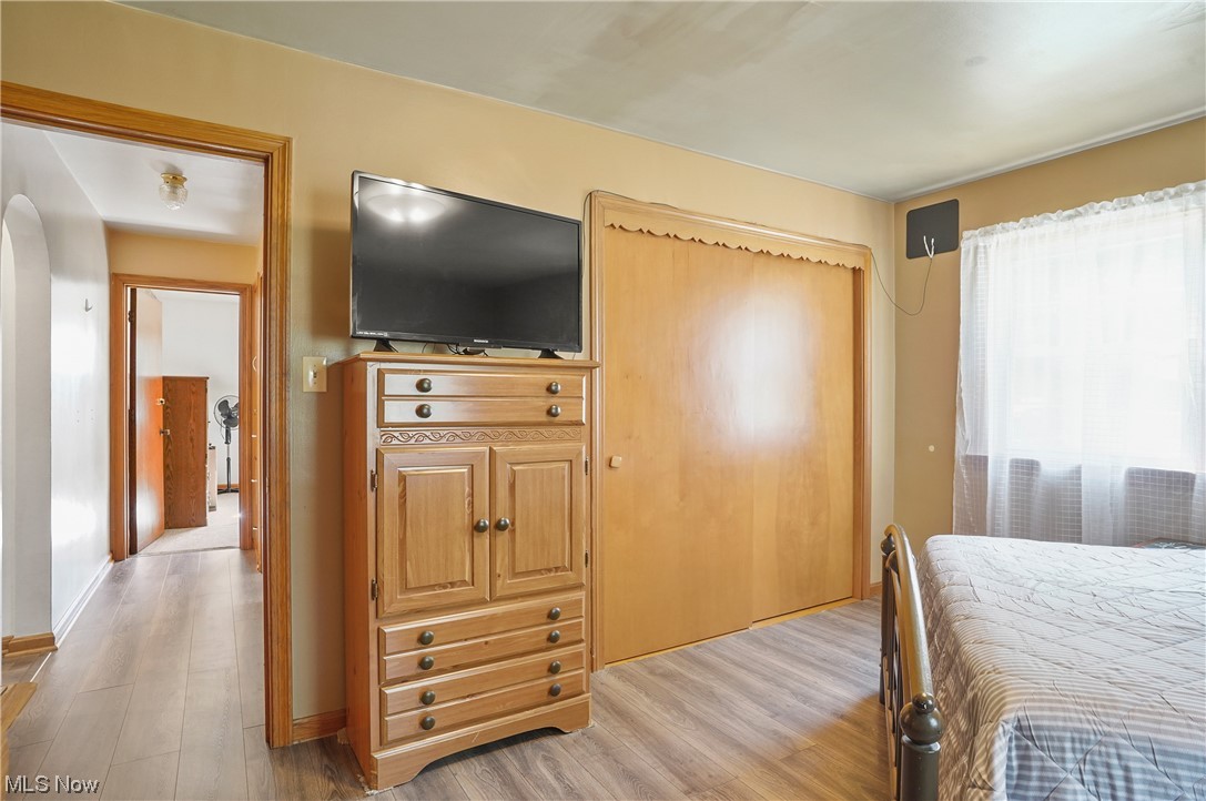 2073 Canton Road Akron, OH 44312 - Photo 10 of 21