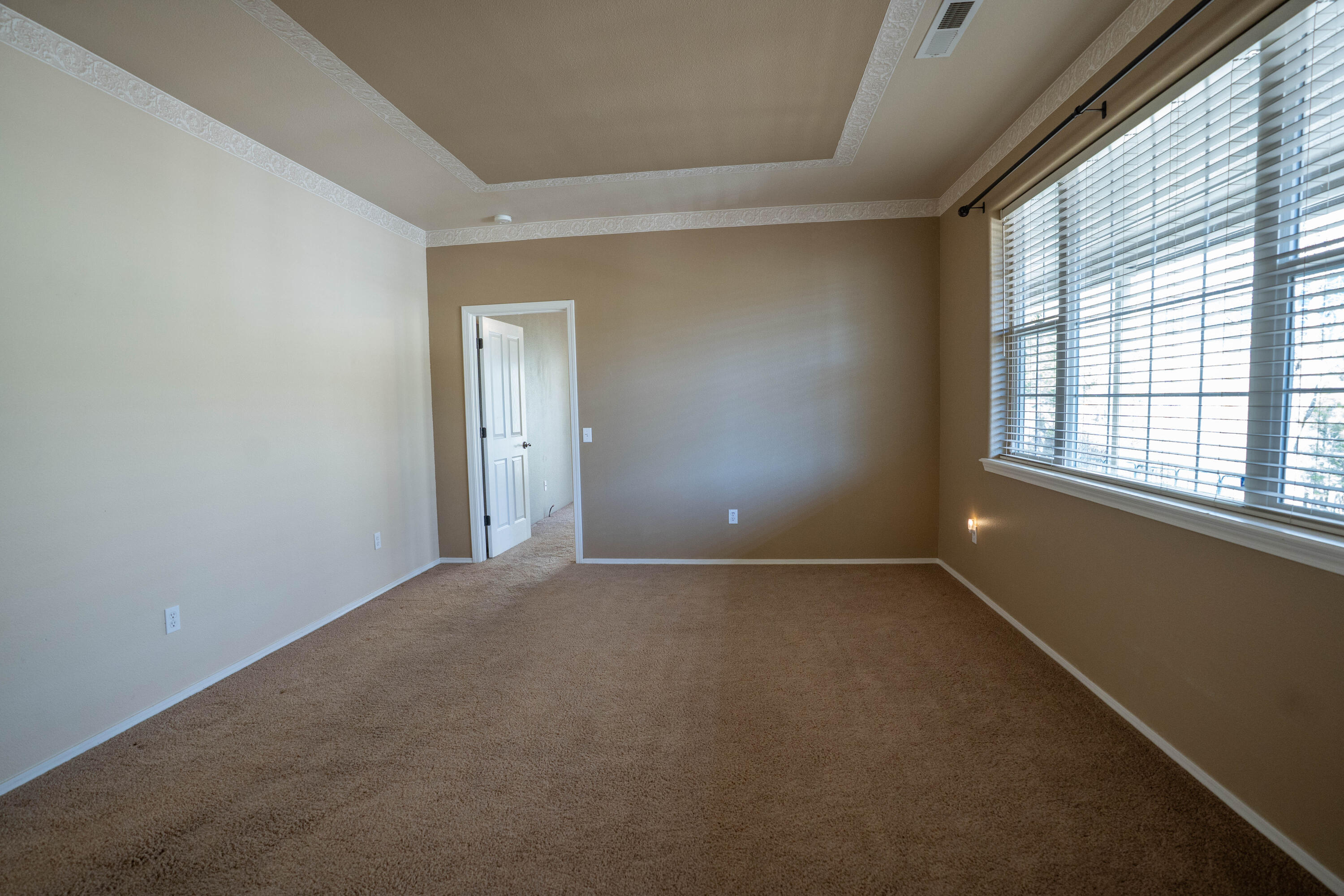 2080 Swingle Road Trail, OR 97541 - Photo 22 of 52 Well lit with an oversized window.