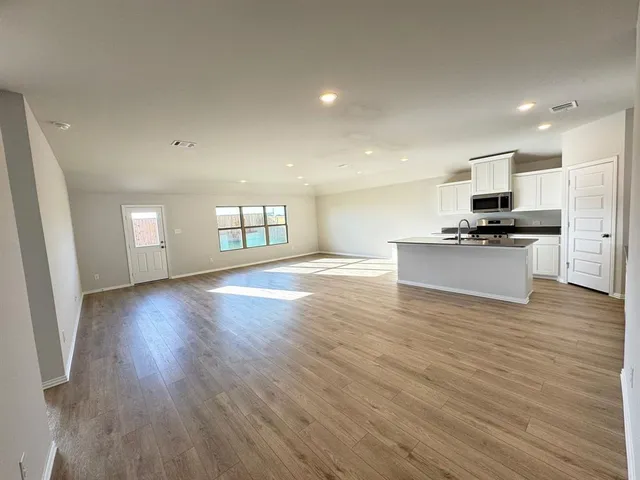 $2,000 | 2022 Sycamore Rdg Trail, Van Alstyne, TX 75495