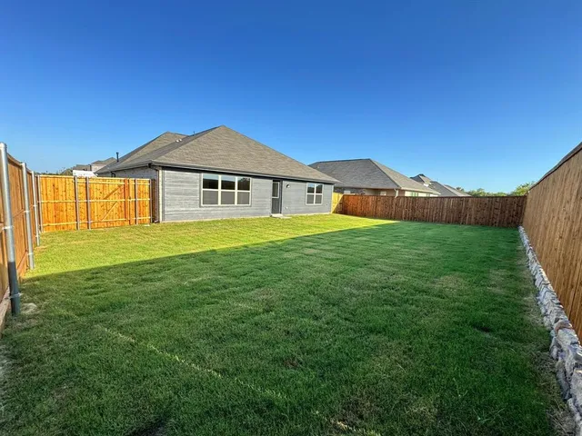 $2,000 | 2022 Sycamore Rdg Trail, Van Alstyne, TX 75495