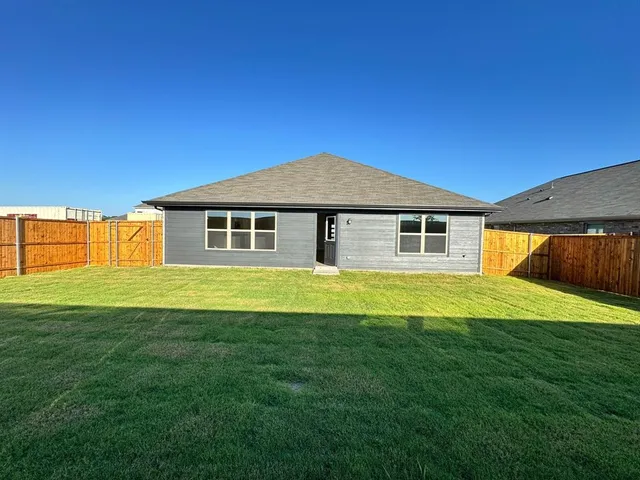 $2,000 | 2022 Sycamore Rdg Trail, Van Alstyne, TX 75495