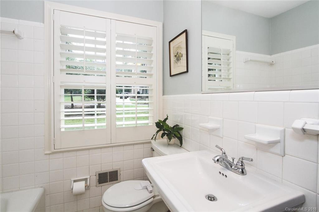 527 Ashworth Road Charlotte, NC 28211 - Photo 22 of 34 a bathroom with a sink and a toilet