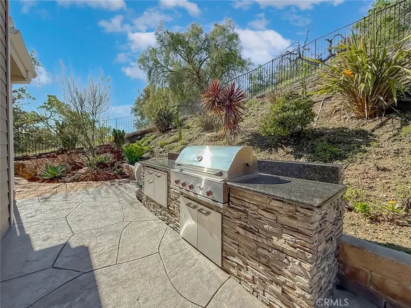 $1,995,000 | 491 Twin Oaks Court, Thousand Oaks, CA 91362