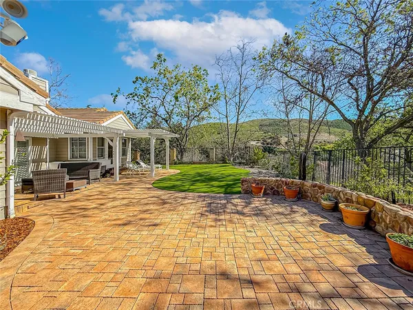 $1,995,000 | 491 Twin Oaks Court, Thousand Oaks, CA 91362