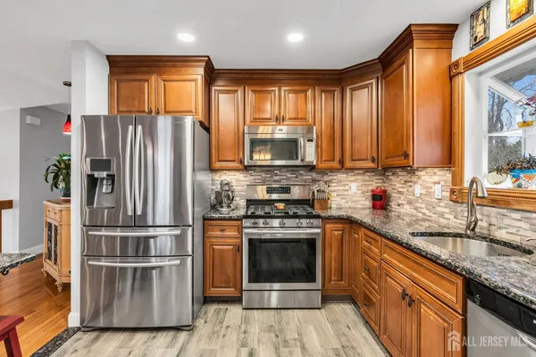 $699,900 | 17 Heritage Drive, Howell, NJ 07731