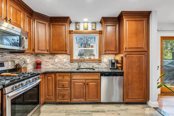 $699,900 | 17 Heritage Drive, Howell, NJ 07731