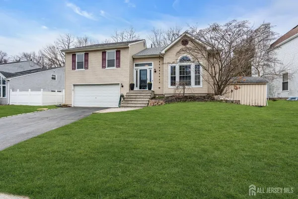 $699,900 | 17 Heritage Drive, Howell, NJ 07731