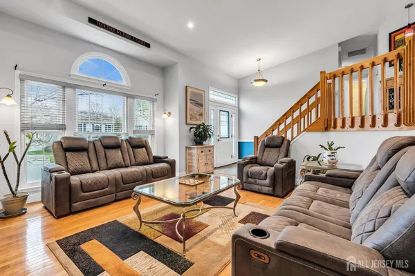 $699,900 | 17 Heritage Drive, Howell, NJ 07731