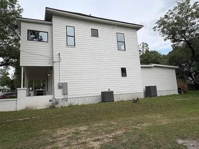 $385,000 | 308 East Morris Street, Unit 308, Yoakum, TX 77995