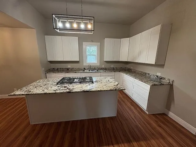 $385,000 | 308 East Morris Street, Unit 308, Yoakum, TX 77995