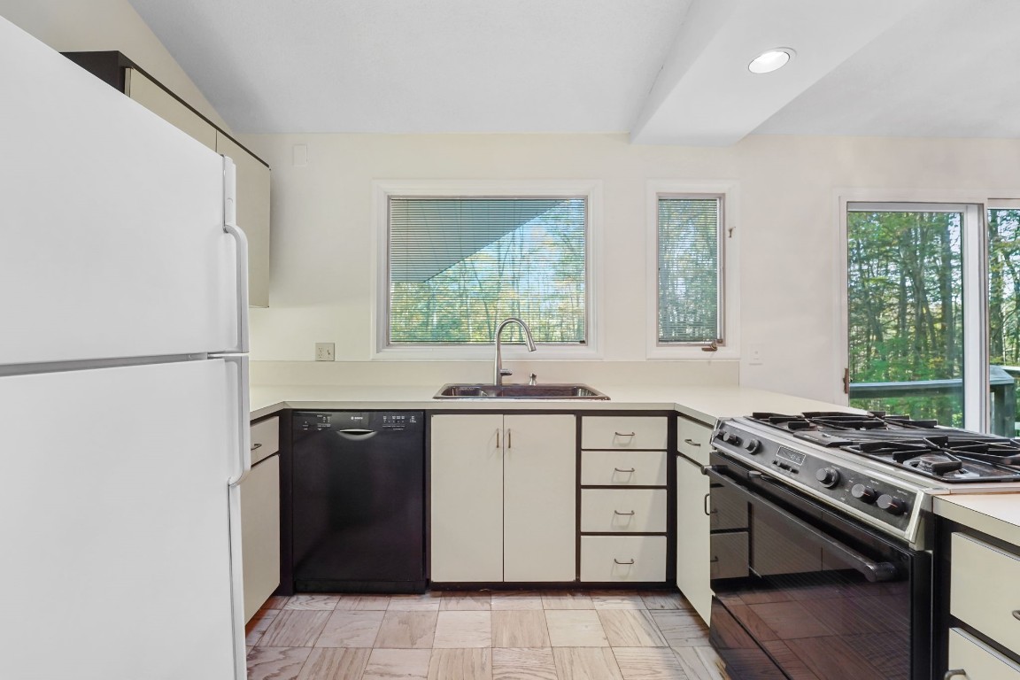 352 West Hill Road Vestal, NY 13850 - Photo 10 of 34 Gallery Image 10