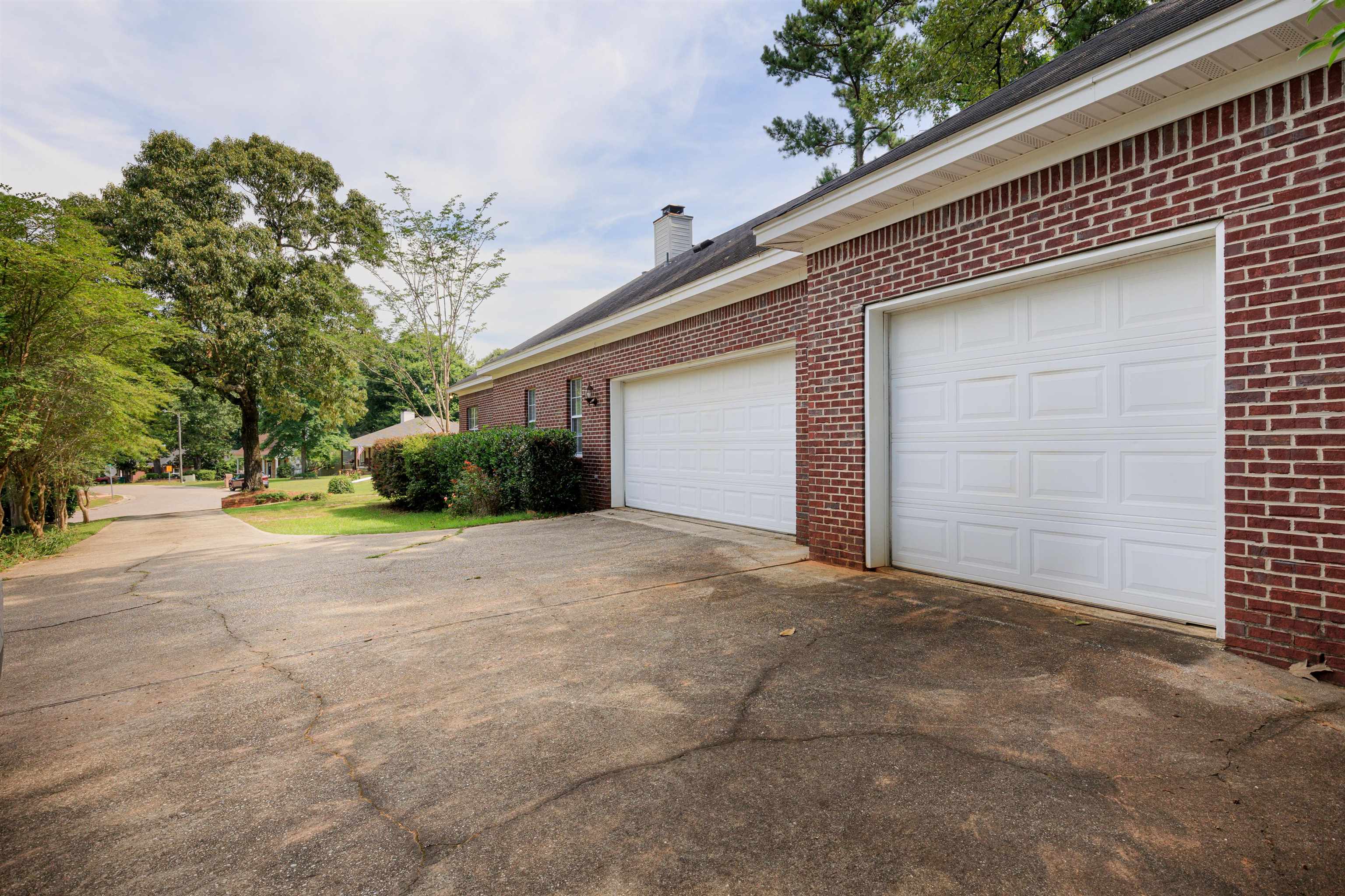 629 Southern Way Daphne, AL 36527 - Photo 28 of 34 3 Car Garage