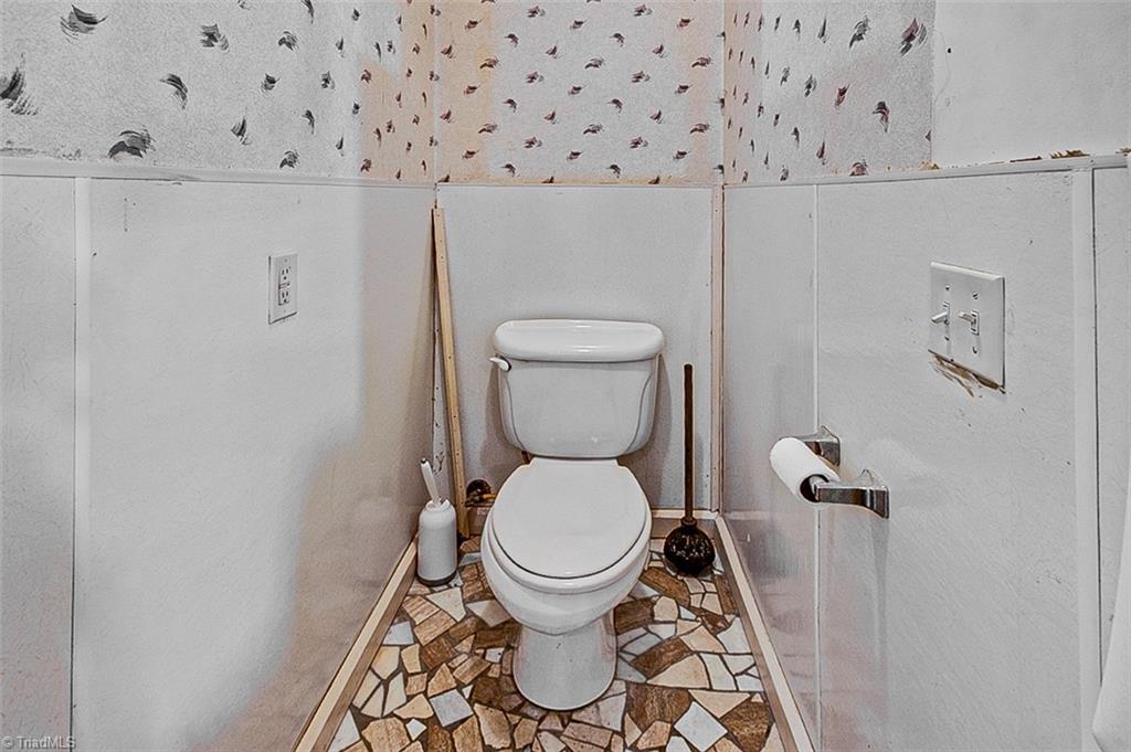 4183 Flinchum Farm Road Liberty, NC 27298 - Photo 12 of 46