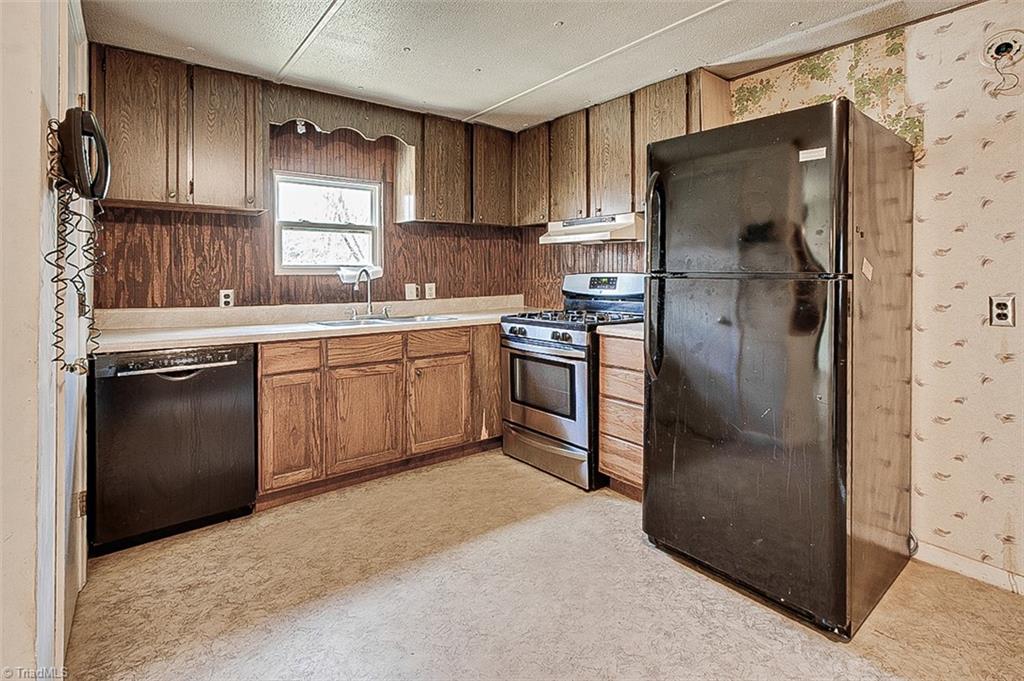 4183 Flinchum Farm Road Liberty, NC 27298 - Photo 19 of 46