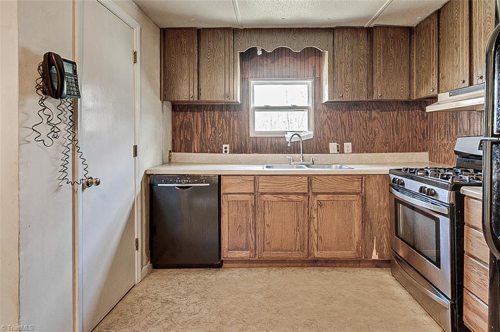 4183 Flinchum Farm Road Liberty, NC 27298 - Photo 20 of 46