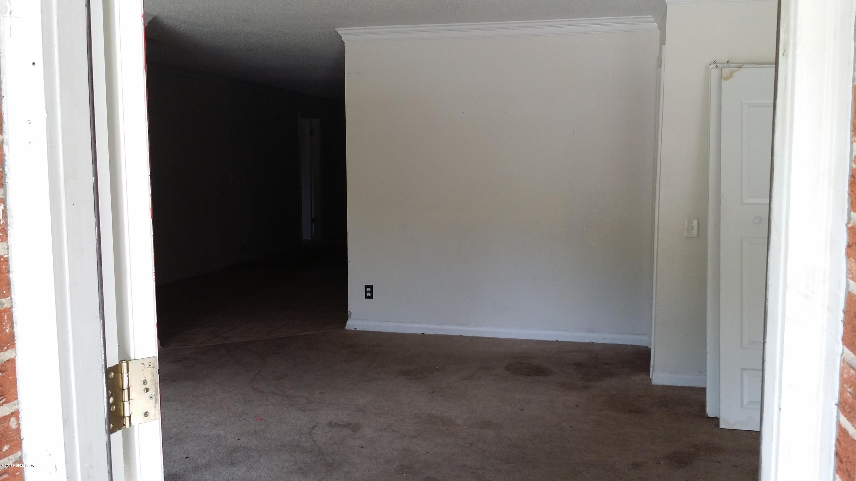 5927 East Ridgeway Street East Jacksonville, FL 32244 - Photo 4 of 15 20160811_154325
