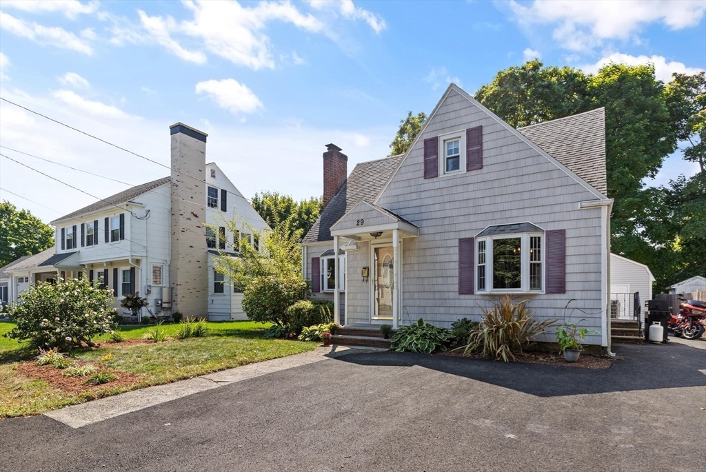 29 York Road Lynn, MA 01904 - Photo 3 of 33 Gallery Image 3