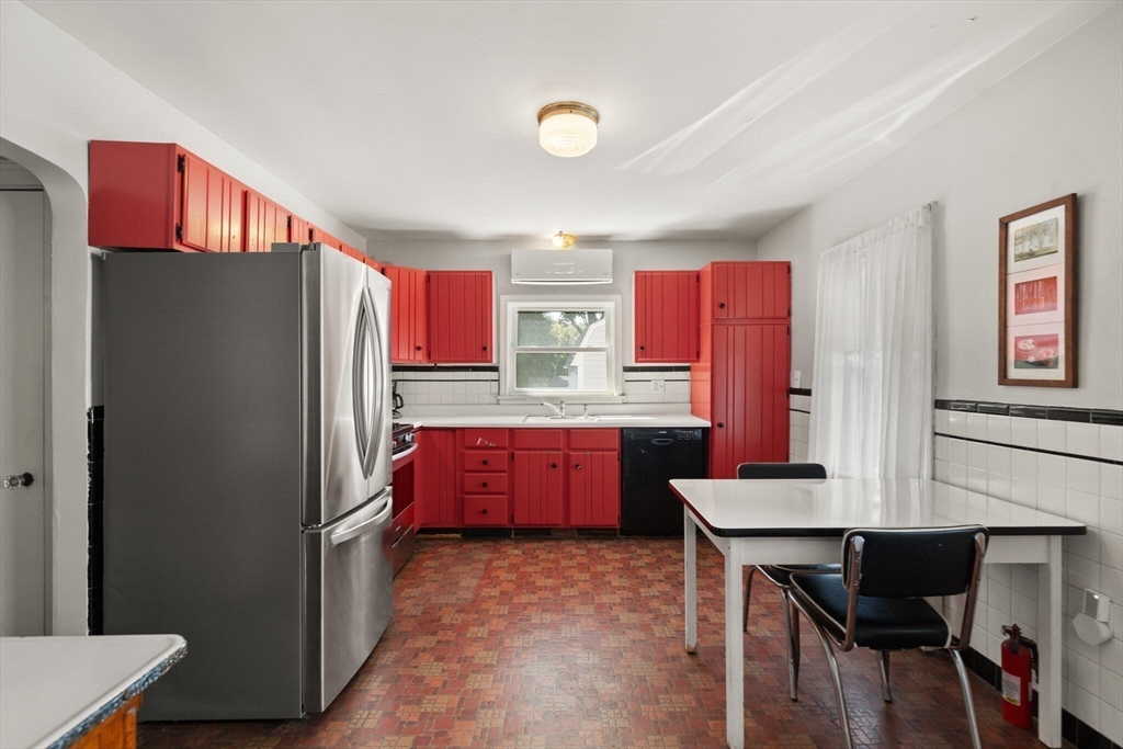 29 York Road Lynn, MA 01904 - Photo 6 of 33 Gallery Image 6