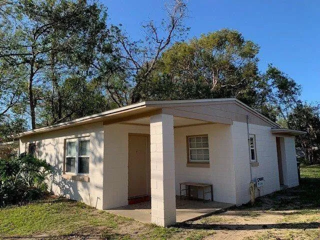 a front view of house with yard