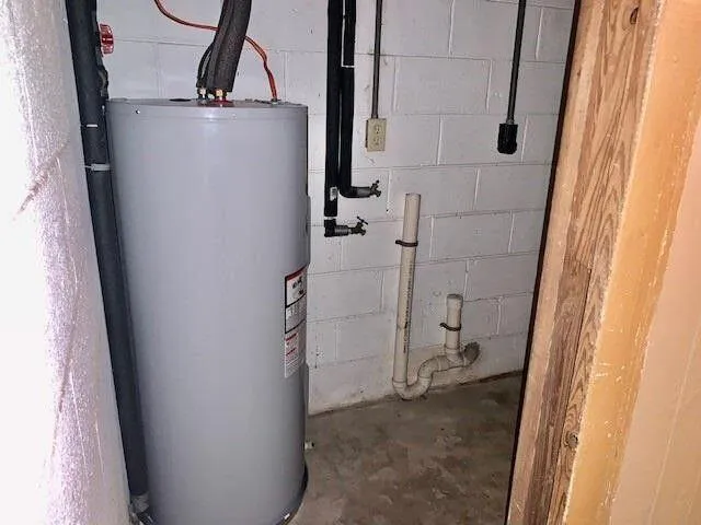 a view of utility room