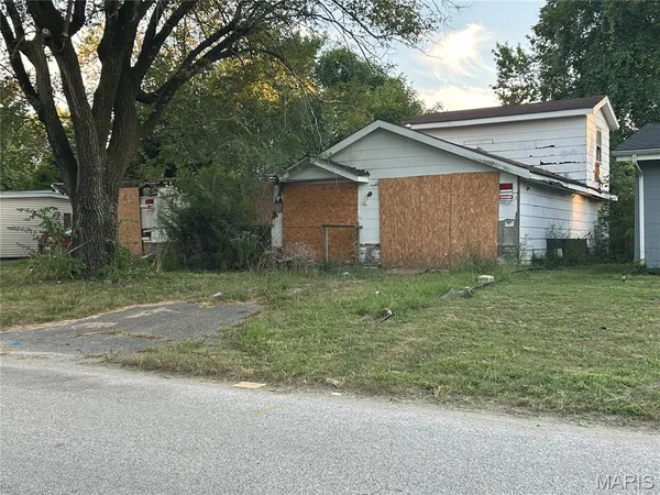 $6,500 | 818 East 5th Street, Cahokia, IL 62206