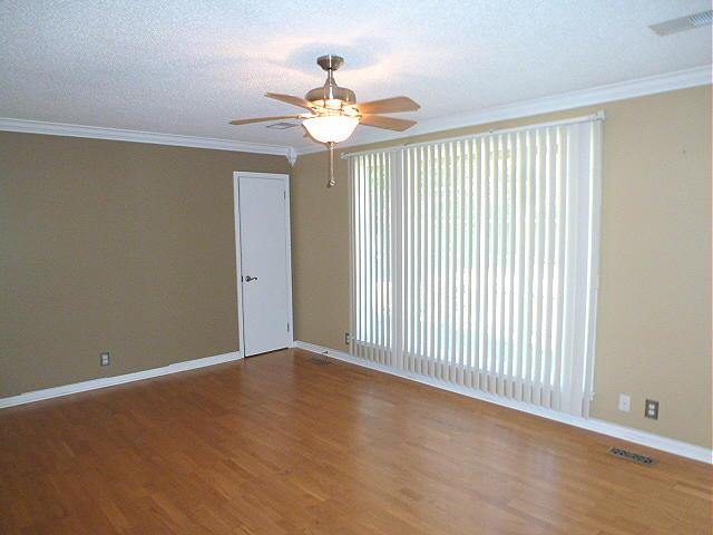 965 Gratton Road Clarksville, TN 37043 - Photo 8 of 21 View of Living Room from Eat in Kitchen