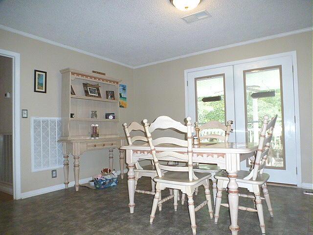 965 Gratton Road Clarksville, TN 37043 - Photo 10 of 21 Eat in area large enough for a big table and Hutch/China Cabinet