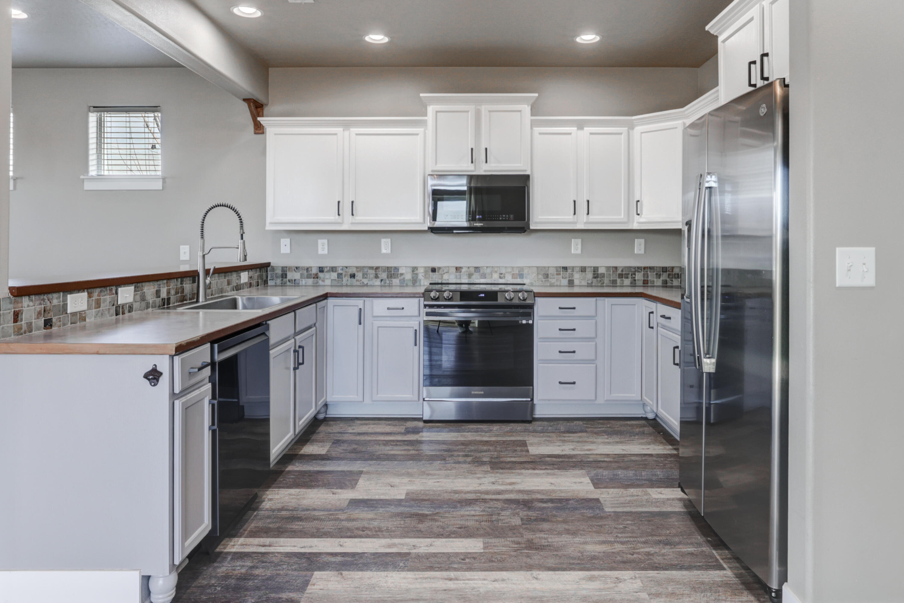 1525 Southwest 31st Street Redmond, OR 97756 - Photo 8 of 26 1525 SW 31st St-7