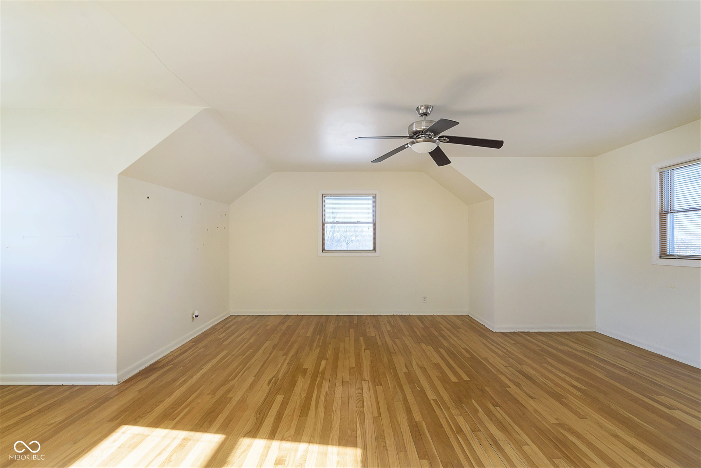 2054 Woodcrest Road Indianapolis, IN 46227 - Photo 24 of 33 Gallery Image 24