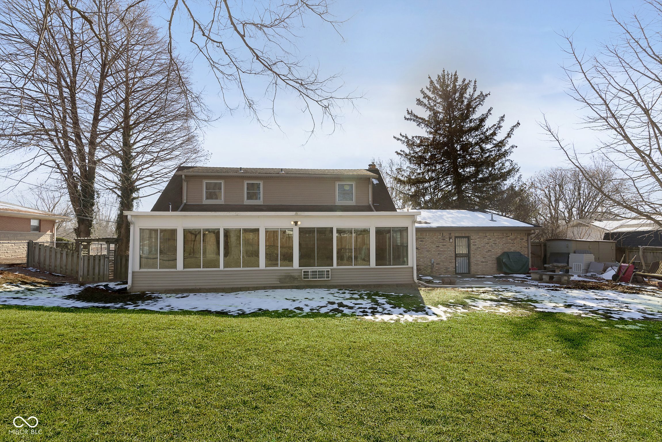 2054 Woodcrest Road Indianapolis, IN 46227 - Photo 6 of 33 Gallery Image 6