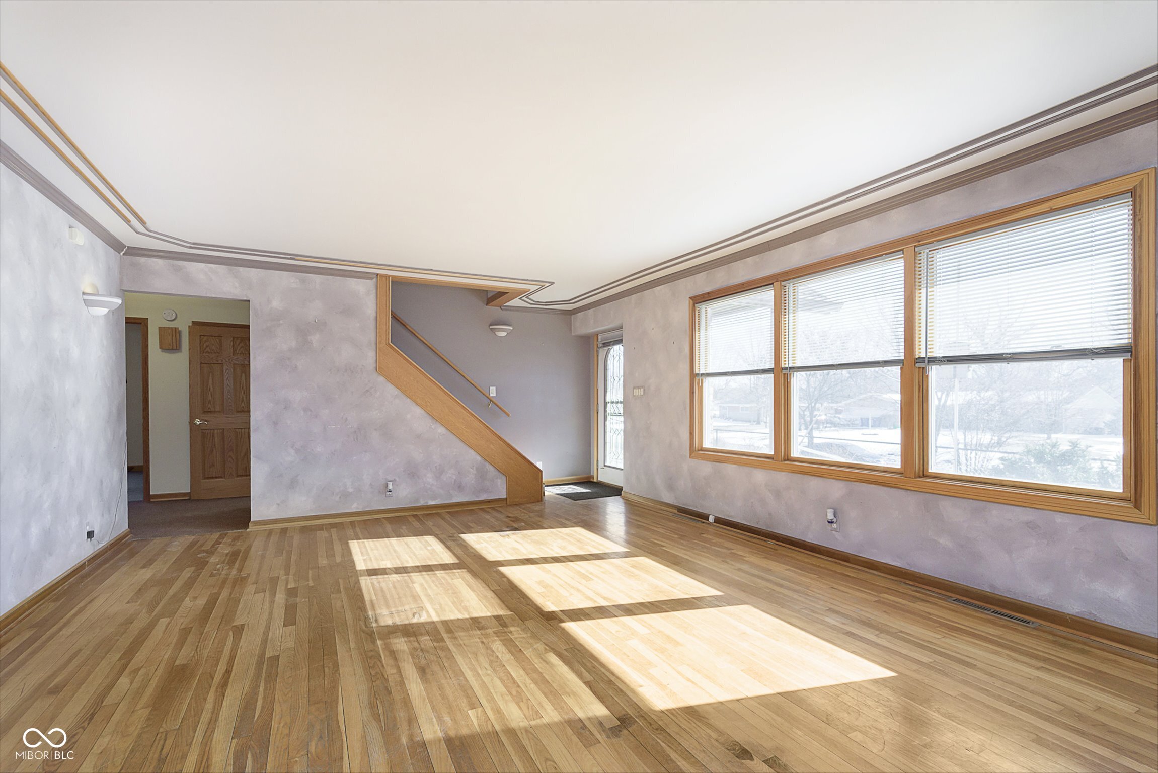 2054 Woodcrest Road Indianapolis, IN 46227 - Photo 9 of 33 Gallery Image 9