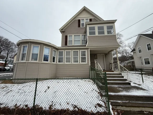 $2,250 | 132 Coburn Avenue, Unit 1, Worcester, MA 01604