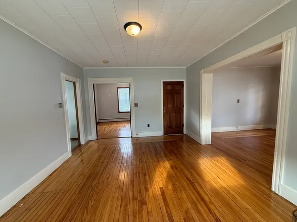 $2,100 | 132 Coburn Avenue, Unit 1, Worcester, MA 01604