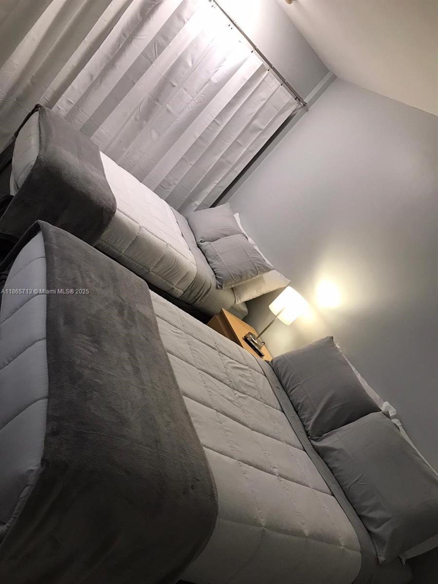 26 Diplomat Parkway, Unit 2215 Hallandale Beach, FL 33009 - Photo 11 of 12 a view of entryway