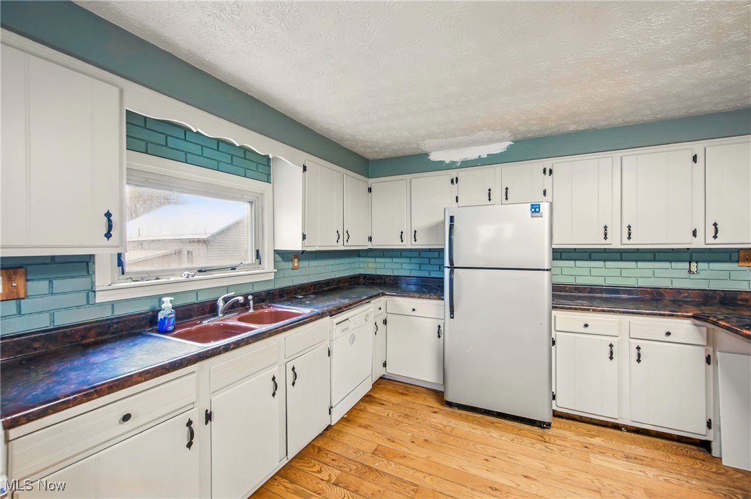 4939 Whinnery Road Winona, OH 44493 - Photo 15 of 40 Lots of storage in this kitchen